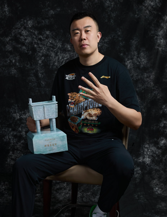 世界杯直播下载-还想再复出!韩德君:光我1个人回辽篮没用 拼了命也改变不了什么